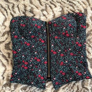 Urban Outfitter-Bustier-zip up